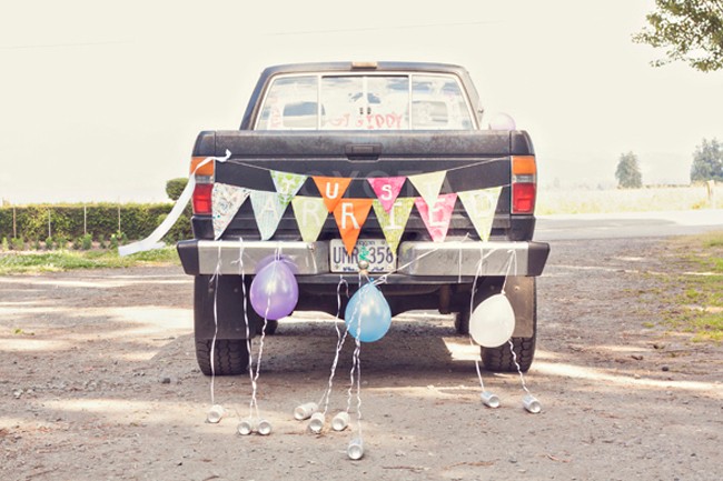 Truck decorated with "just married" decor 
