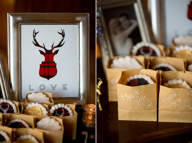 Plaid themed tarts for Christmas wedding reception favors 