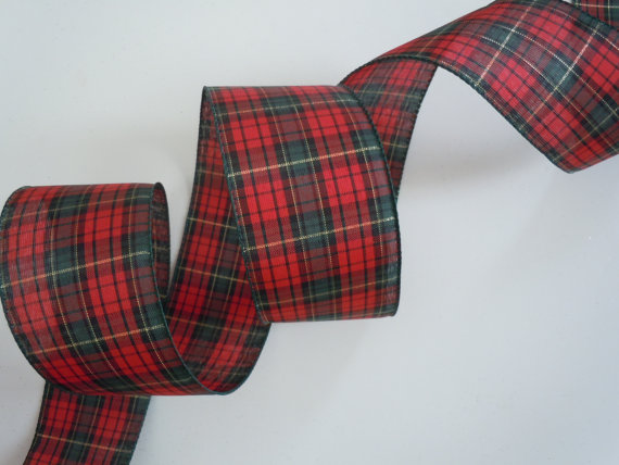 Plaid wire ribbon for Christmas wedding reception 