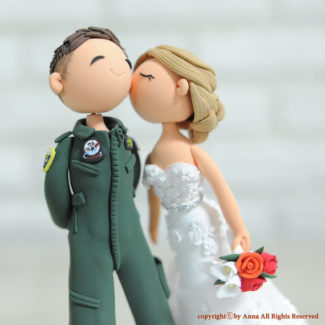 Clay Artist Makes Exact Replicas Of Couples' Wedding Cakes For An  Everlasting Ornament