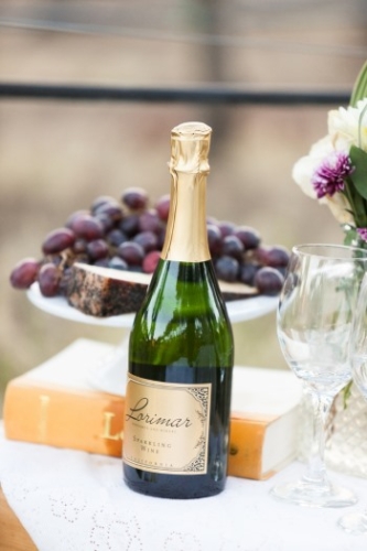 Lorimar-sparkling-wine-at-private-picnic