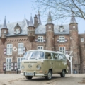 vintage VW in front of Kasteel Maurick