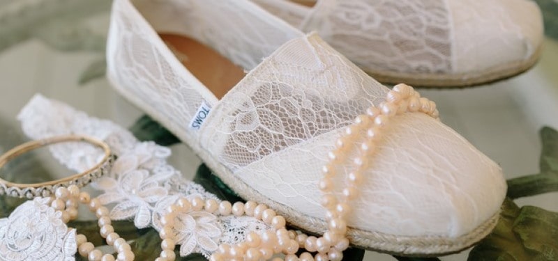 ivory lace toms