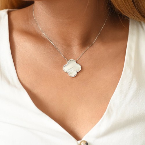 mama of pearl clover necklace