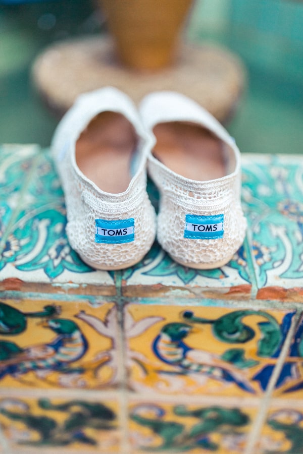 toms-lace-shoes