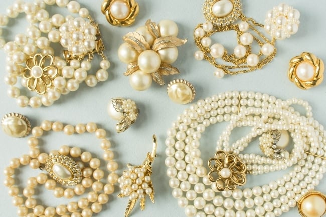 How To Tell If Pearls Are Real: 8 Ways to Know