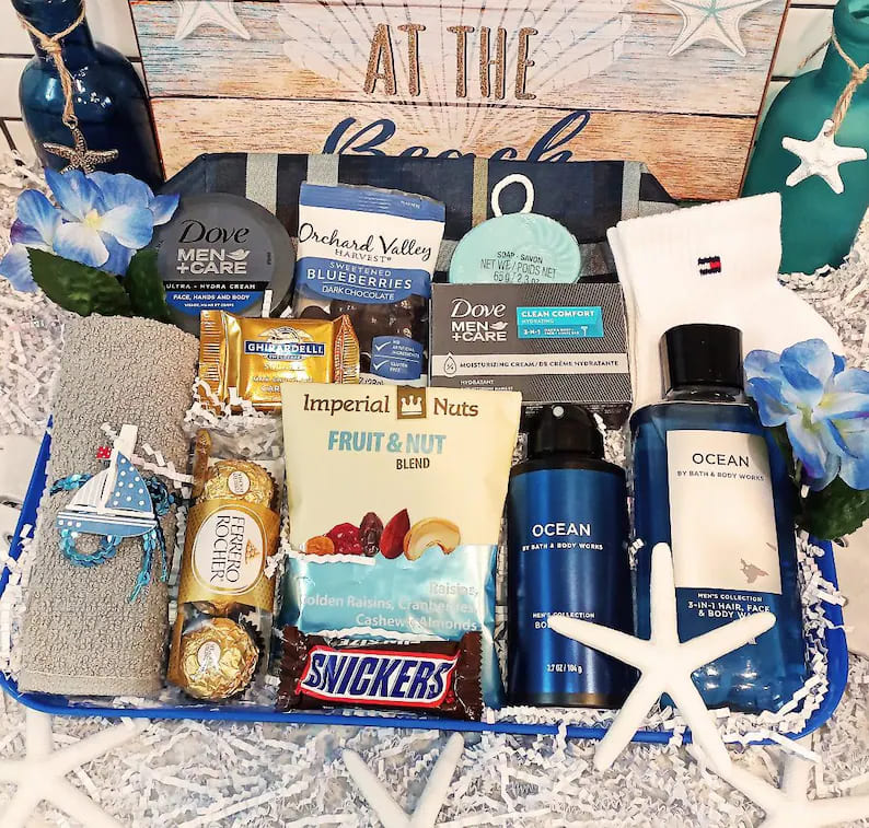 Deluxe Man-Pering Gift Basket