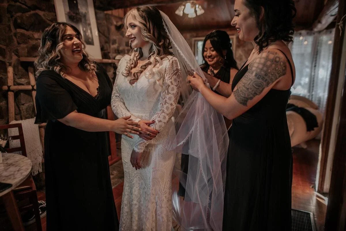 a-birde-with-her-friends